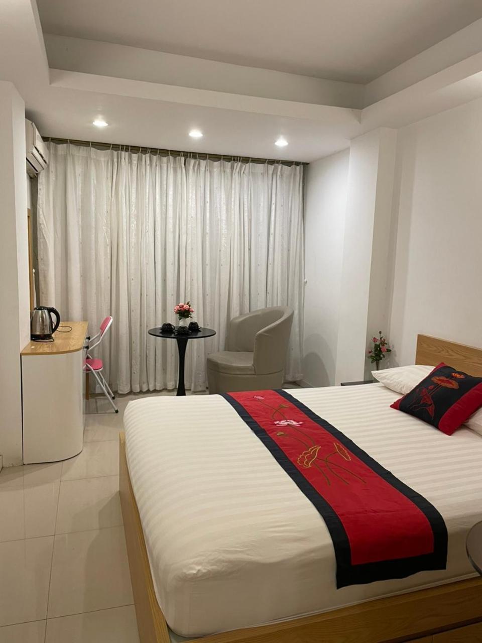 Guest House Anh Ngoc Hanoï Extérieur photo